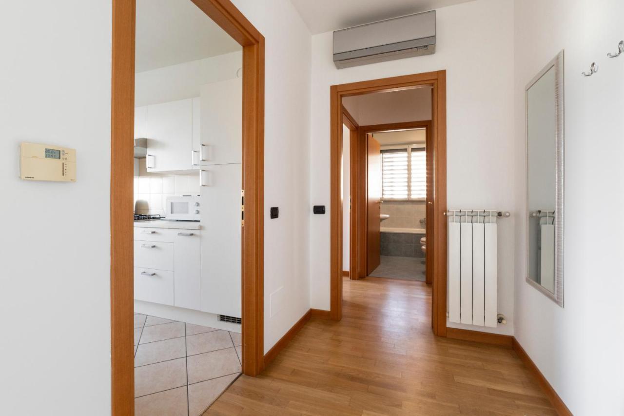 Milano Rogoredo Apt With Terrace! Milão Exterior foto