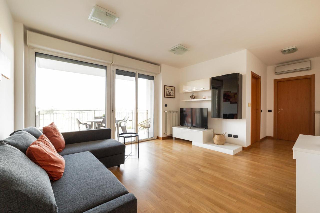 Milano Rogoredo Apt With Terrace! Milão Exterior foto