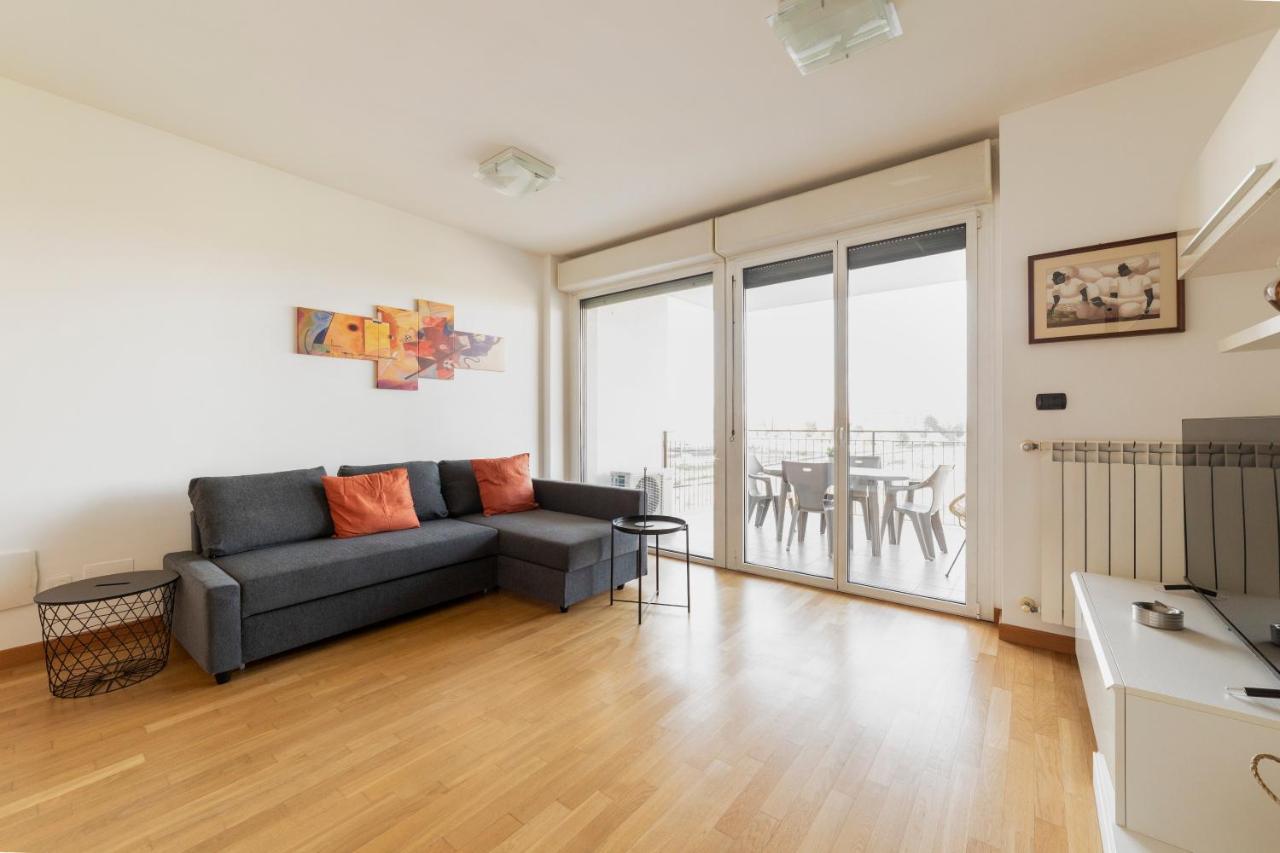 Milano Rogoredo Apt With Terrace! Milão Exterior foto
